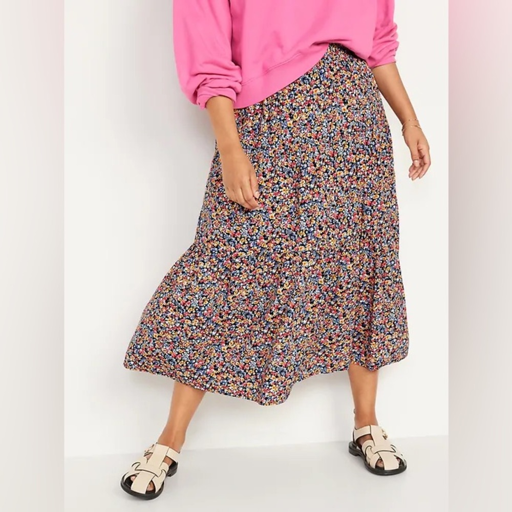 Old navy tiered maxi skirt (L)